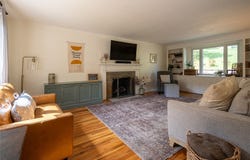 131 E Bruceton Rd, Pleasant Hills, PA 15236