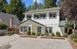 378 Oak Drive, Lake Arrowhead, CA 92352