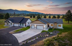 40 Bunker Ln, Blanchard, ID 83804