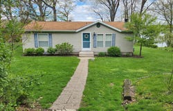 308 Lake Shore Drive, Cassopolis, MI 49031