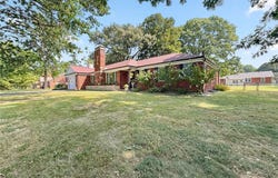 408 N Moore Street, Waterloo, IL 62298