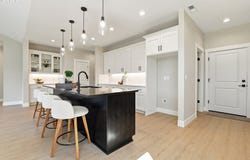 449 SW 15th Ave, Canby, OR 97013