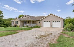 9259 Apple Valley Lane, Ozawkie, KS 66070
