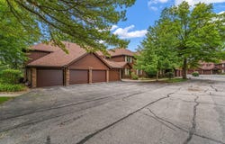 2511 E Lakeshore Drive, Crown Point, IN 46307