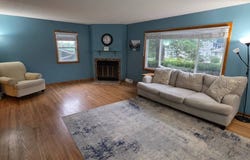 8787 Primrose Ln, Clive, IA 50325
