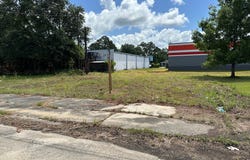 1104 S Peterson Ave., Douglas, GA 31533
