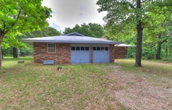 2 Lakewood Drive, McLoud, OK 74851
