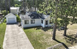 207 Lakeview Drive, Roscommon, MI 48653
