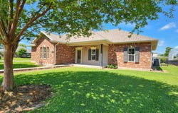 134 Octavia St, Larose, LA 70373