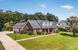 387 Robin Dr., Georgetown, SC 29440