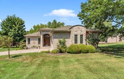 3901 E Villa Way, Springfield, MO 65809