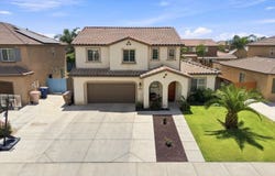 5101 Gleaming Gem Way, Bakersfield, CA 93313