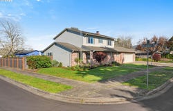 2536 15TH St, Springfield, OR 97477