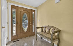 8 Glasgow Circle, Hudson, NH 03051
