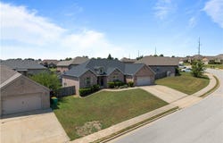 520 Verona, Centerton, AR 72719