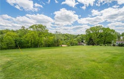 Moreland Drive, Coraopolis, PA 15108