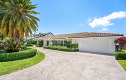 4230 NE 24th Avenue, Lighthouse Point, FL 33064