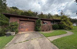 65 Fruth Addition Road, Red House, WV 25168