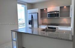 185 SW 7th St, Miami, FL 33130