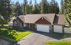 12975 N Ferndale Dr, Hayden, ID 83835