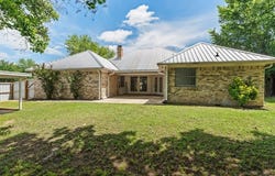 5909 Forest Bend Ln, Texarkana, AR 71854