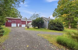 70 Old Princeton Rd, Hubbardston, MA 01452