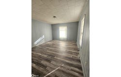 309 E Lowe Avenue, Fairfield, IA 52556