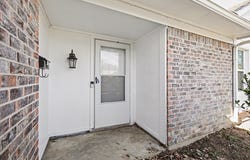 125 Roundtree Drive, Crowley, TX 76036