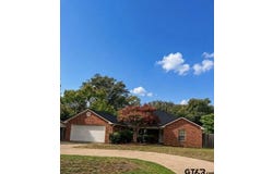 311 Baker St, Lindale, TX 75771