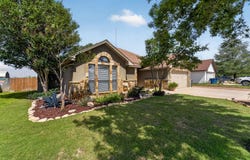 317 Yorktown, Pleasanton, TX 78064