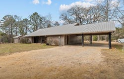 401 South St., Douglassville, TX 75560