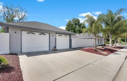 2323 E Hillcrest Avenue, Visalia, CA 93292
