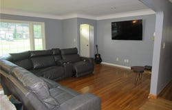 434 Douglas Boulevard, Richmond Heights, OH 44143