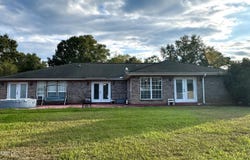 95 W Burnette Road, Jayess, MS 39641