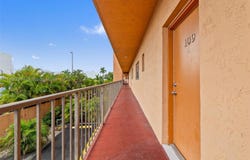 1800 W 54th St, Hialeah, FL 33012