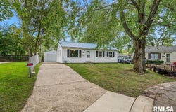 28 WINDSOR Road, Springfield, IL 62702-0000