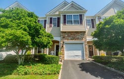 43 Torrey Pine Lane, Bay Shore, NY 11706