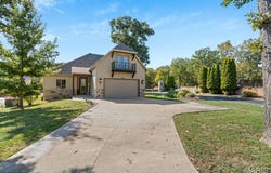 16 Grand Vin Lane, Blue Eye, MO 65611