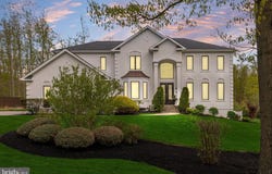 36 WINDING Way, MULLICA HILL, NJ 08062