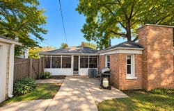 643 E Rockland Road, Libertyville, IL 60048