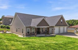 10 Walker Street, Collier Twp, PA 15071