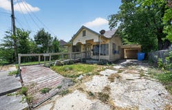 708 Booth St, Taylor, TX 76574