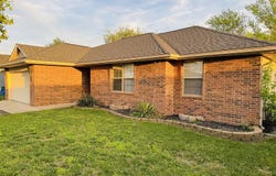 142 W Trail Point Drive, Nixa, MO 65714