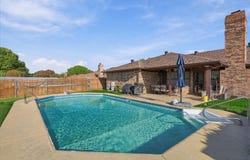 932 Clear View, Bedford, TX 76021
