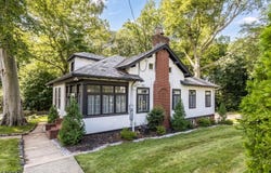 37 Forest Drive, Bloomfield Twp., NJ 07003-5207