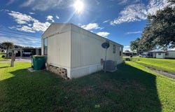 26 Royal Drive, Eustis, FL 32726