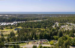 68964 WILDWOOD Rd, NorthBend, OR 97459