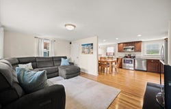 17 E Boundary Rd, Pembroke, MA 02359