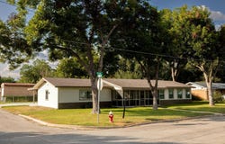 811 Nixon St, Lockhart, TX 78644