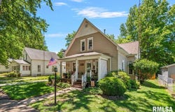 319 N MAPLE Street, Nokomis, IL 62075